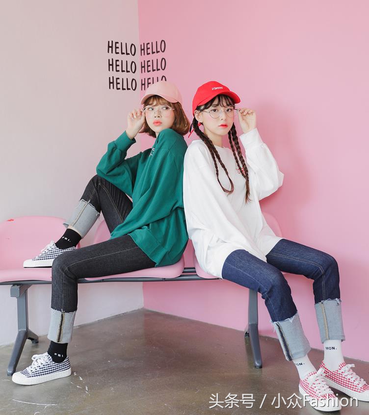 韩国女生卫衣搭配图片,适合女汉子卫衣穿搭拍照姿势教程