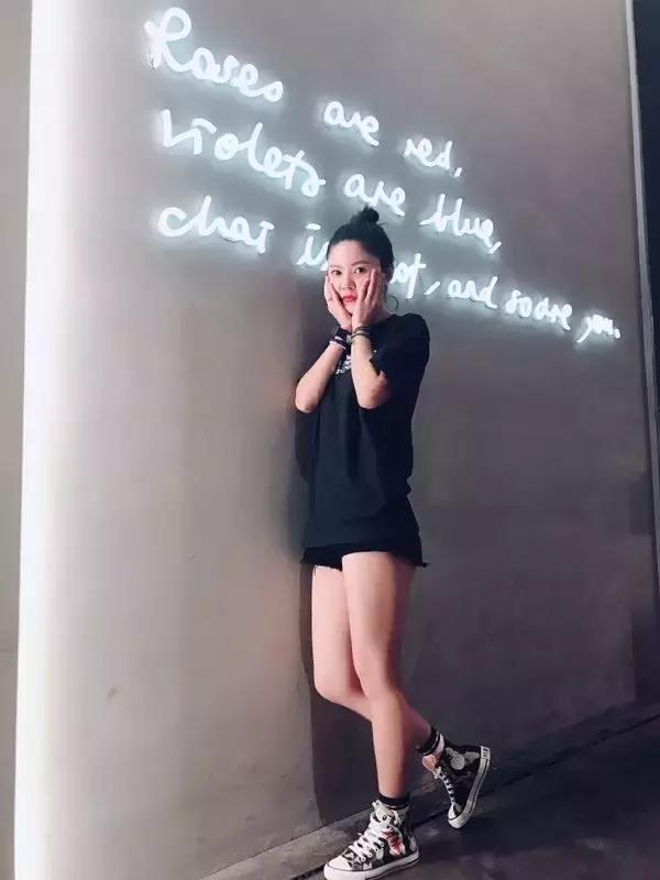 酷女孩街拍,好看的酷女孩街拍