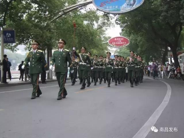 南昌陆军军乐团,南昌军乐团演奏视频