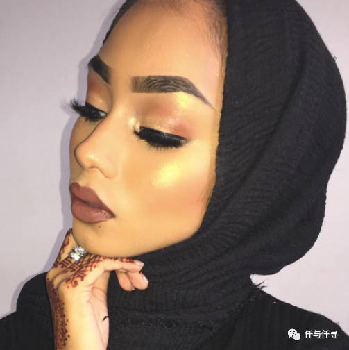 蕾哈娜彩妆真的好用吗,蕾哈娜自创彩妆品牌有哪些