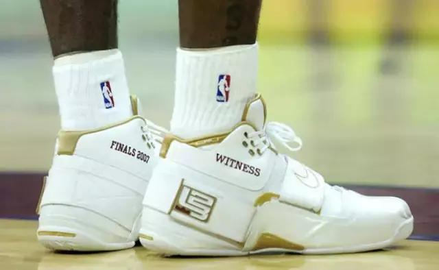 瑭瑰瘑鎺ㄨ崘鐞冮瀷,瑭瑰瘑闉嬪瓙