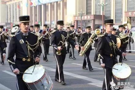 南昌陆军军乐团,南昌军乐团演奏视频