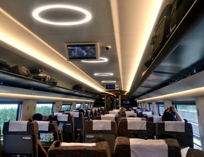 和谐号crh380cl型动车组g2575,新一代标准高速动车组和谐号