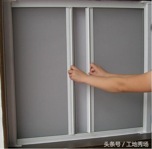 家里纱窗坏了怎么修理,家里的纱窗坏了怎么办