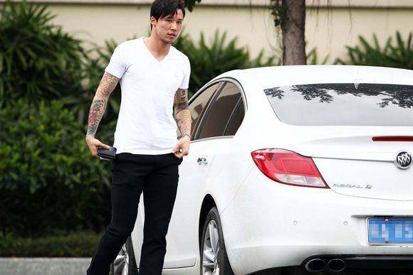 国足球员座驾排行榜,国足足球球星开什么车