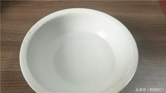 玻璃瓶塑料盖打不开什么技巧,泡酒的玻璃瓶盖打不开怎么办