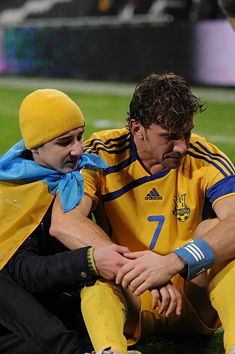 足球迎来了一个最让人遗憾的告别,足球那些感人的事