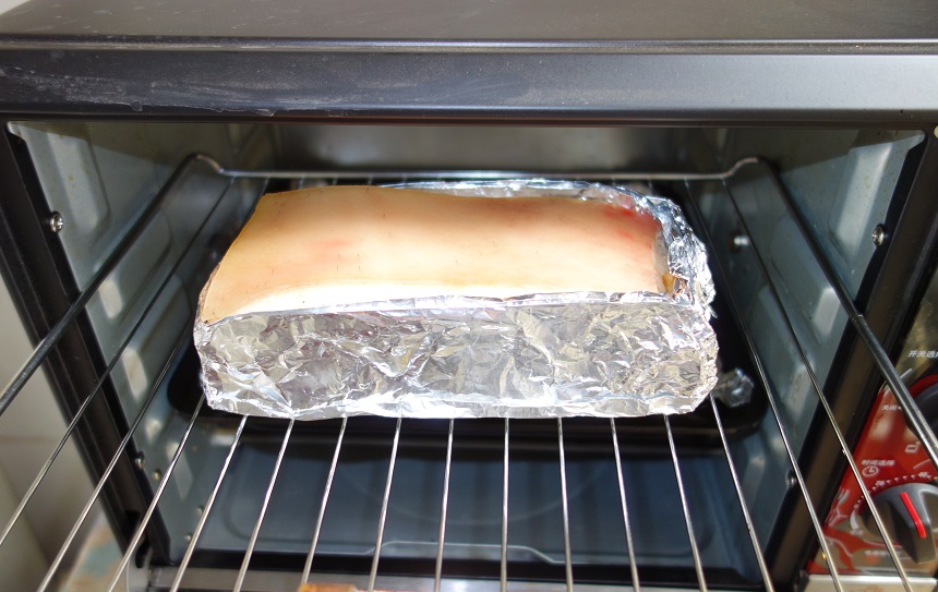 吃货手工制作大全视频,正宗广式脆皮烧肉的制作全过程