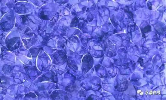 该怎么鉴别真水晶和假水晶,如何辨别真的水晶和假的水晶