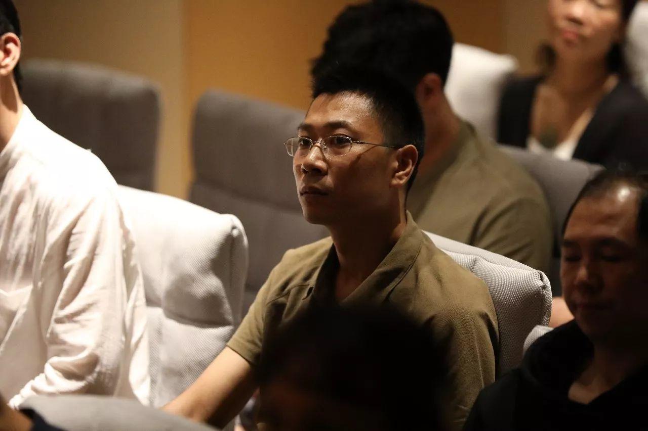 金风送爽同邀月下联,金风送爽迎中秋