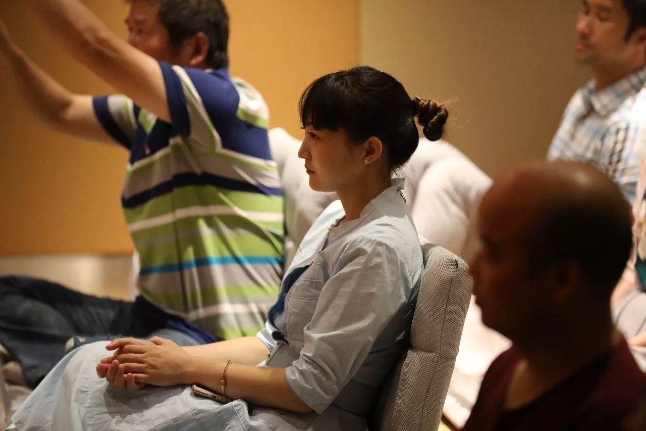 金风送爽同邀月下联,金风送爽迎中秋