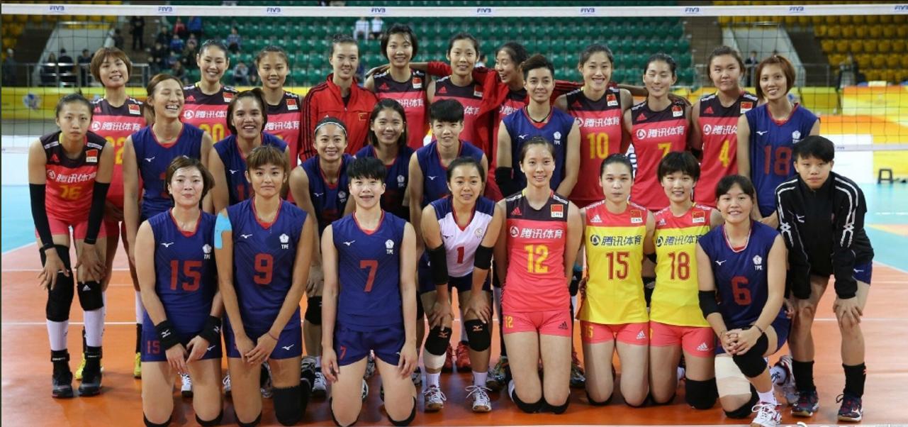 郎平和日本女排的照片,中国女排郎平和队员集体照