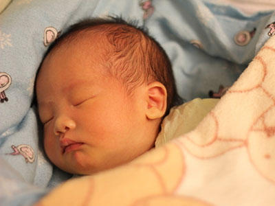 十个新生儿九黄疸，然而爸爸妈妈却不知道