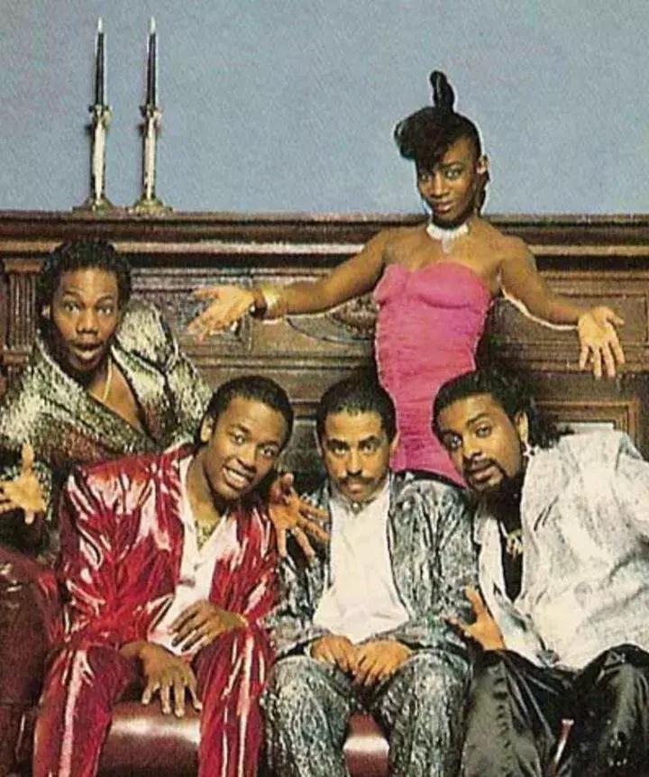 两位嘻哈制作人和苹果做了一笔30亿美元的买卖