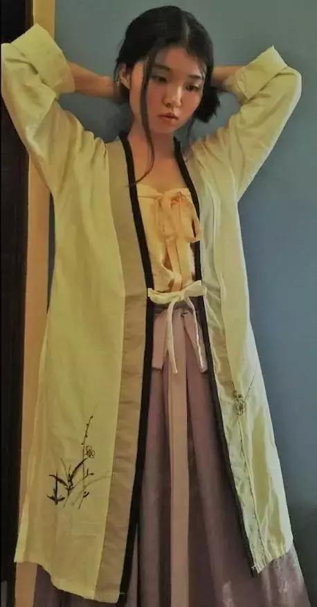 没眼看,当小厨娘穿上汉服,却变成现代版仙度瑞拉