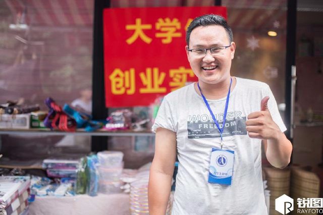 菜贩一个月能赚18万,批发菜市场菜贩子一年能赚多少钱