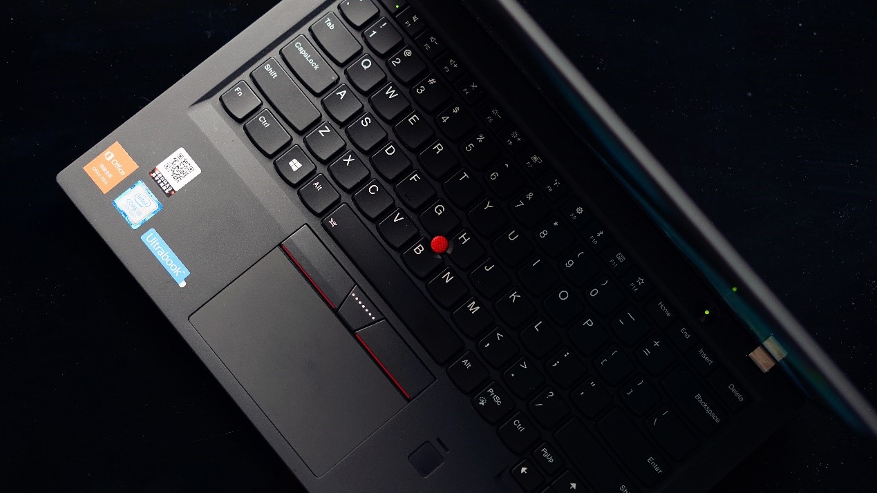 超窄边的thinkpad x1 carbon 2017 (thinkpad x1 carbon 2022 评测)