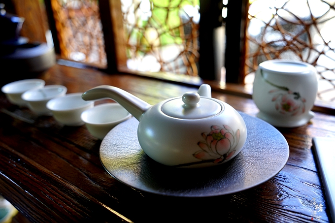 三亚天气一直显示下雨能去吗,十月中旬三亚天气下雨吗