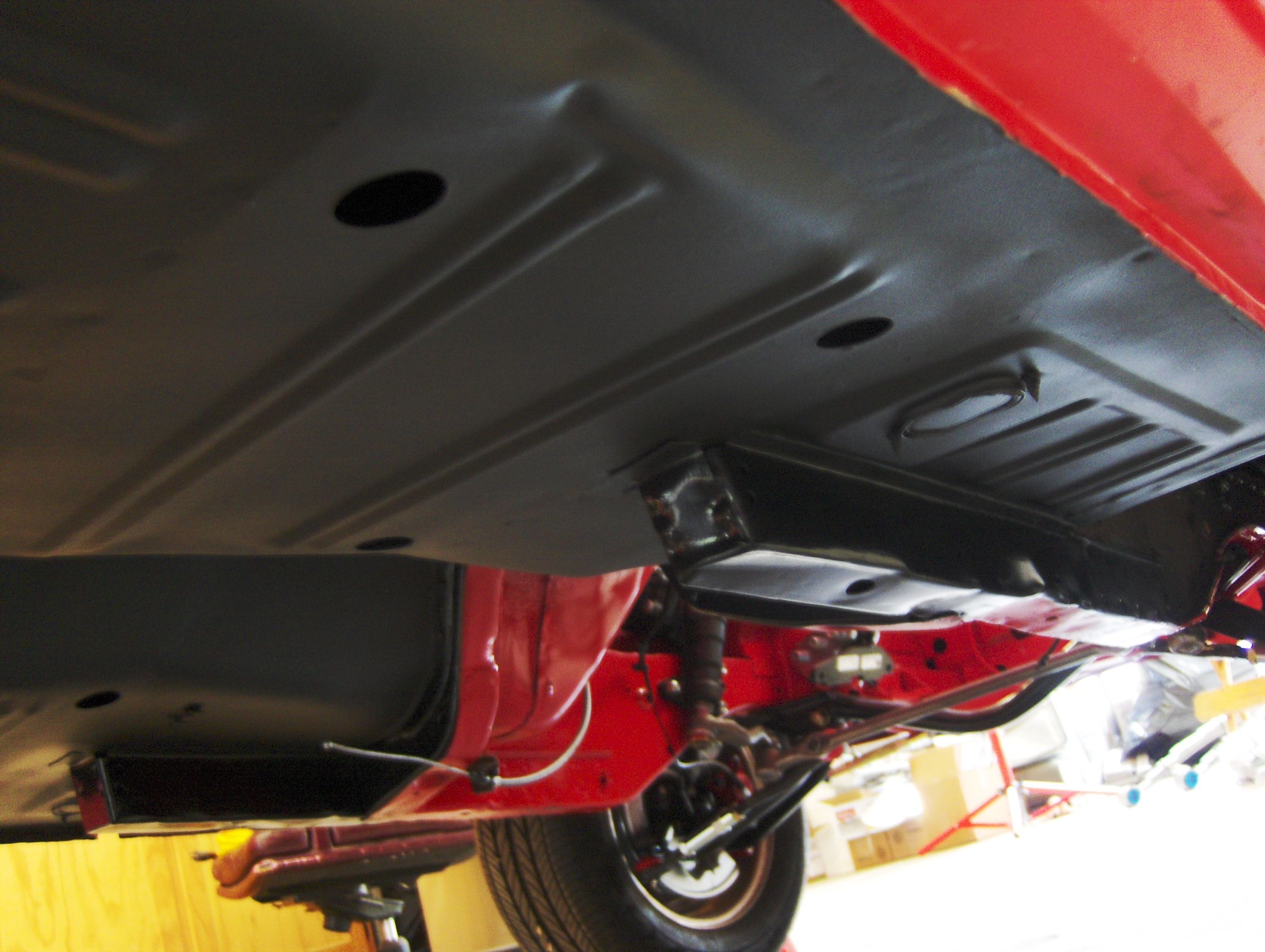 亚洲龙要不要喷底盘装甲,探界者要不要做底盘装甲