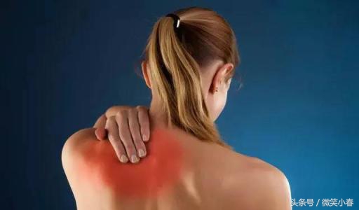 驼背耸肩缩脖子含胸如何纠正,耸肩驼背最佳纠正方法