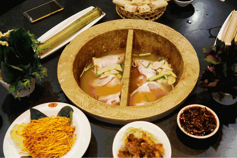 云南蒸汽石锅鱼美味中的精品,仙气飘飘的云南蒸汽石锅鱼