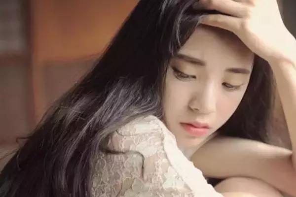 换季肌肤敏感怎么解决,秋季脸部敏感泛红是怎么了