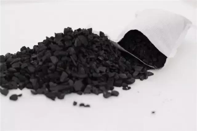 下雨时怎么让鞋子不湿,雨天走路鞋子前面会湿怎么解决