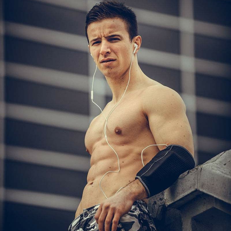 健身用什么听音乐,健身应不应该听音乐