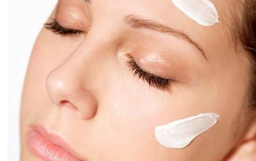 涂完bb霜后涂什么乳液,涂完bb霜还要涂什么