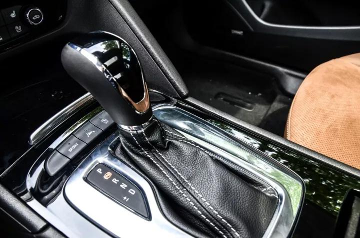 君威帕萨特雅阁凯美瑞怎么选,君威为什么比凯美瑞雅阁便宜