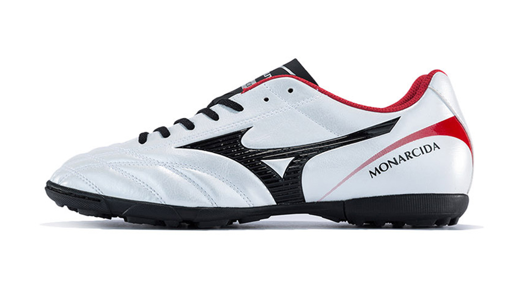 足球鞋推荐美津浓alpha,公认脚感最好的足球鞋美津浓