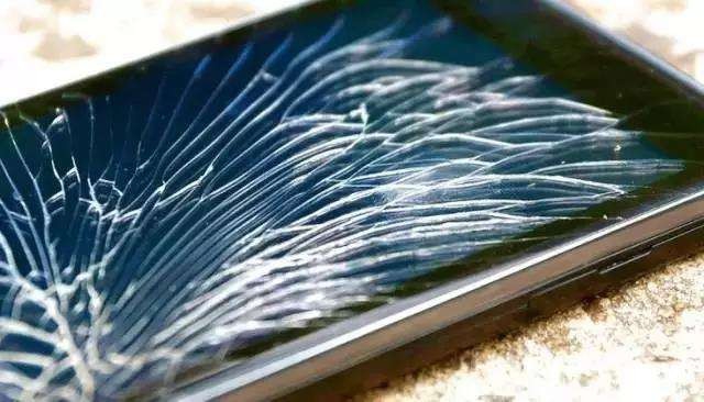 到底什么才是真正的全面屏？关于全面屏你不得不知道的事！