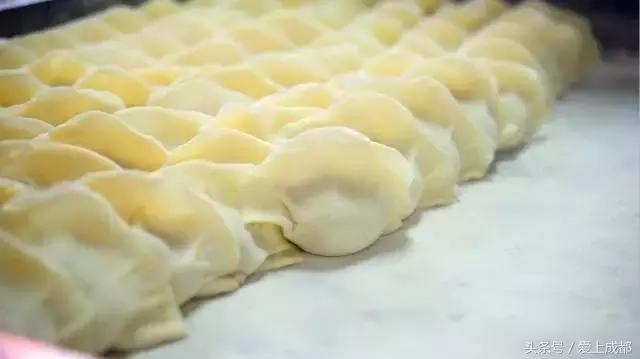 在宜宾,如果我们吃过这100样东西就结婚吧!