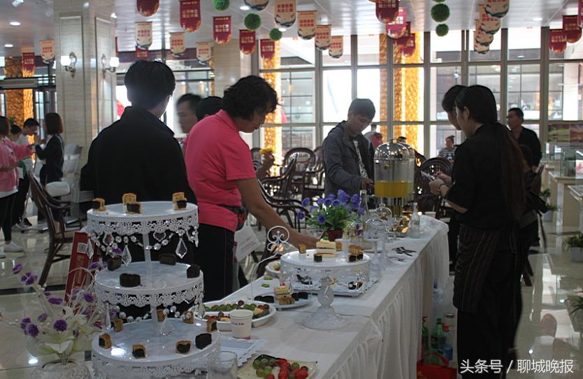 “时代中通·豪园”杯健康徒步行盛大开启，营销中心正式开放