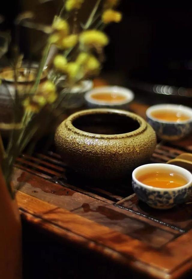 喝完茶为什么口发干发涩,喝完人参汤舌头发干