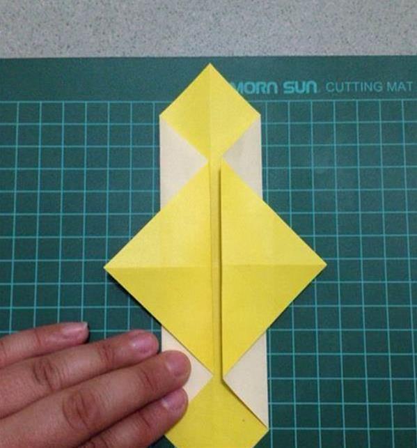 折纸樱花灯笼步骤图解,灯笼折纸方法大全图解