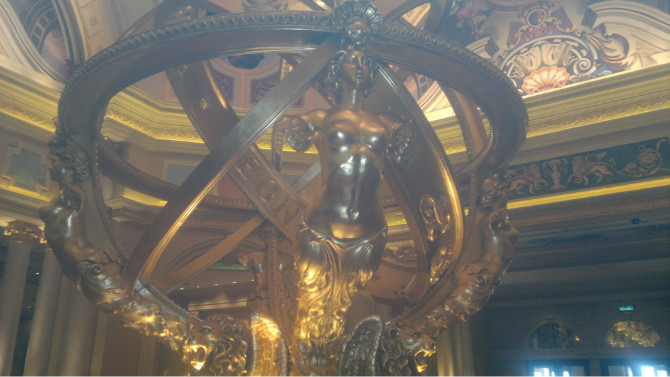 澳门大三巴牌坊大炮台对准哪里,澳门大三巴牌坊大炮台