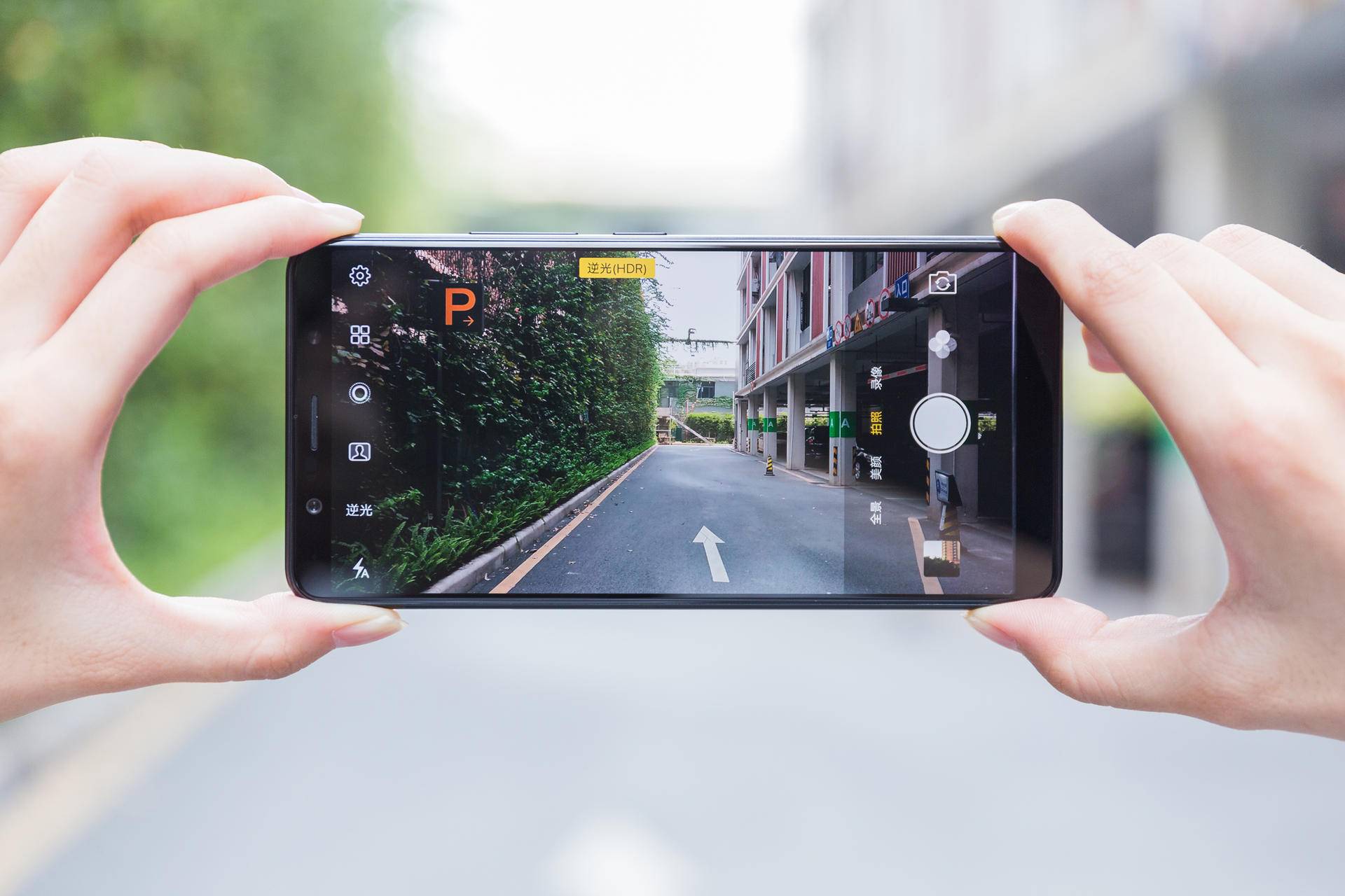 vivoX20全面屏手机,vivox20是全面屏的吗