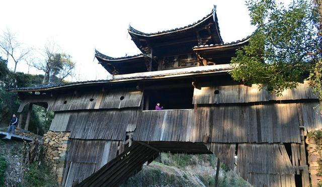 廊桥水乡，被誉为“桥的博物馆”，具有一定的*物文**研究价值！