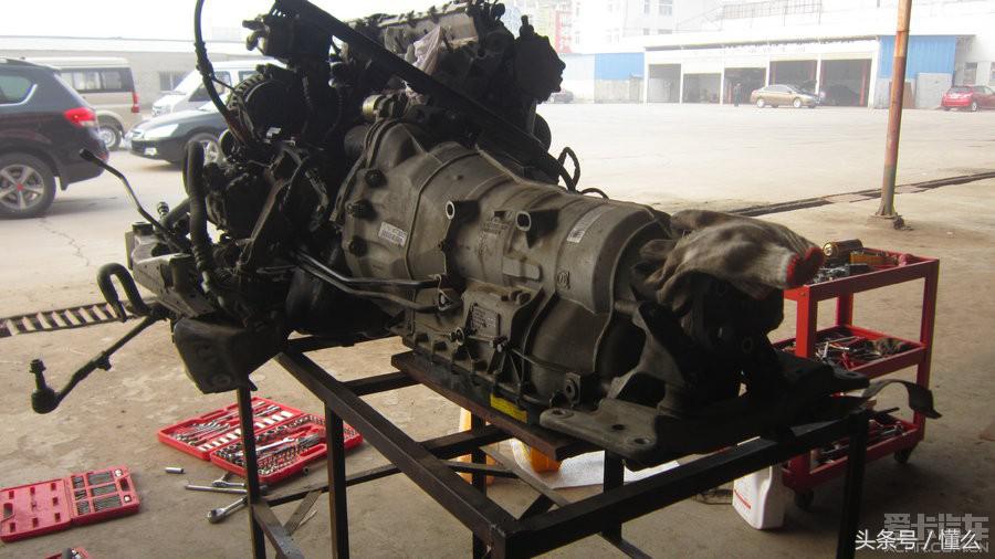 宝马320li发动机烧机油怎么修,宝马320i烧机油最佳解决方案