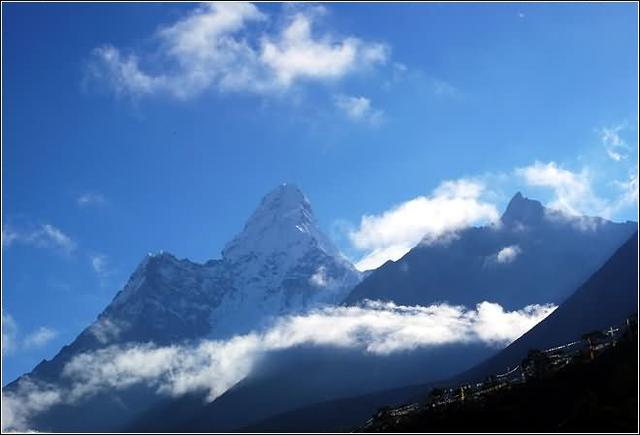 珠穆朗玛峰西坡大本营海拔多少,海拔最高的山峰是珠穆朗玛峰