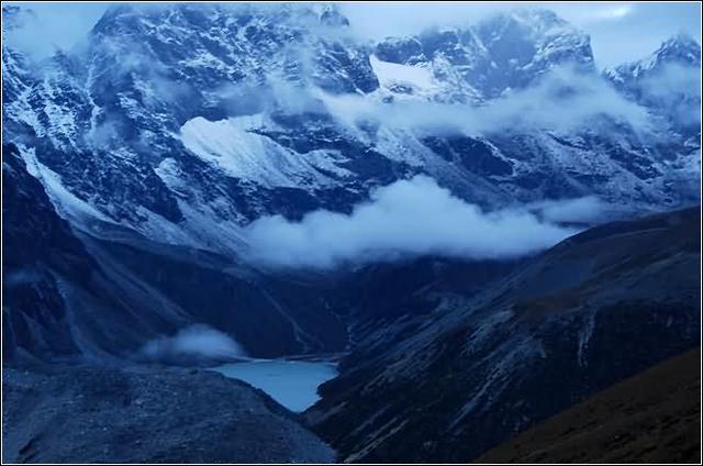 珠穆朗玛峰西坡大本营海拔多少,海拔最高的山峰是珠穆朗玛峰
