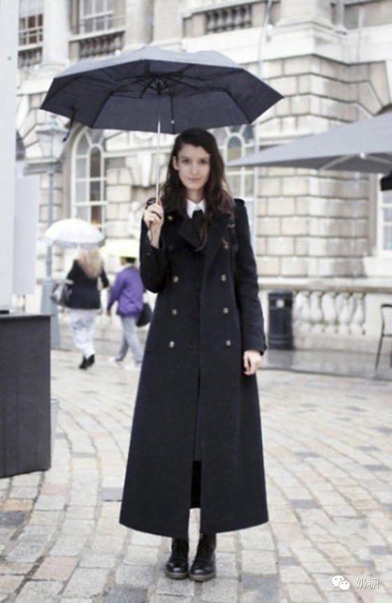穿搭天气渐冷,超冷天气的时尚穿搭女生