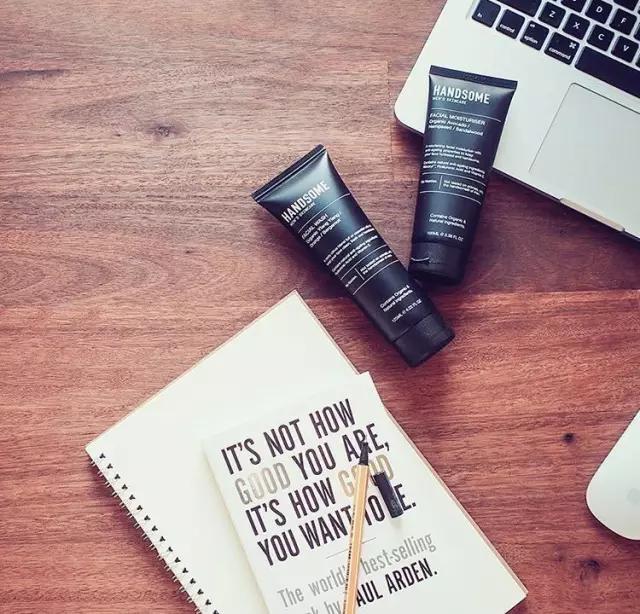 又土又丑却好用到爆的护肤品,别问我产品质量好不好文案