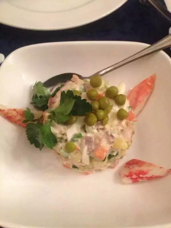 开着小车哼着小曲,开着车哼着歌结果一面包车掉头