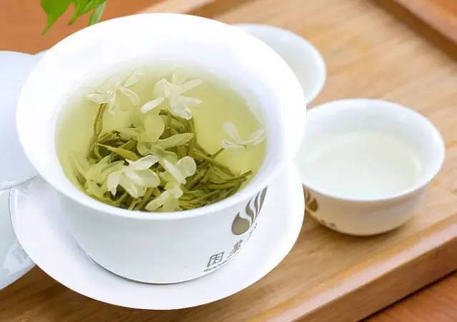 国庆节到成都旅游的朋友,四川特产有哪些可以带走送人的