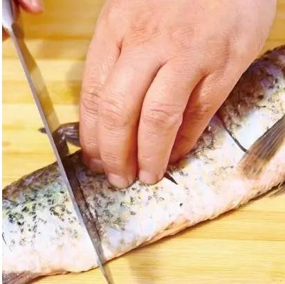 大师傅教你做正宗的西湖醋鱼,芡汁清淡,肉质鲜嫩,学会超有面子