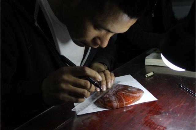 默默耕耘  心似磐石 ——钝学斋学生尤昌明