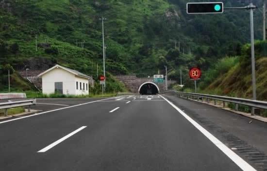 开车去外地旅游时有违章怎么处理,出门旅游车辆违章怎么处理