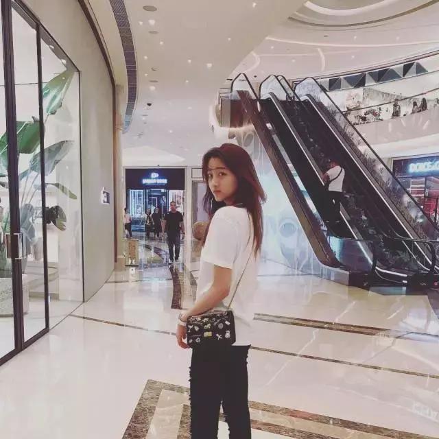 那么多女明星，为什么鹿晗偏偏选中了97年的关晓彤？